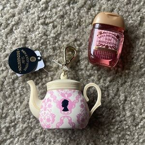 COPY - Bath & Body Works Bridgerton Teapot Pocketbac holder with Danbury Shortb…